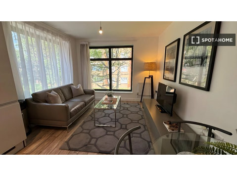 Chic 2-bedroom flat for rent in Tower Hamlets, London - Apartments