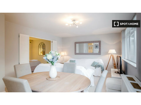 Comfy 1-bedroom flat to rent in Putney - Apartments