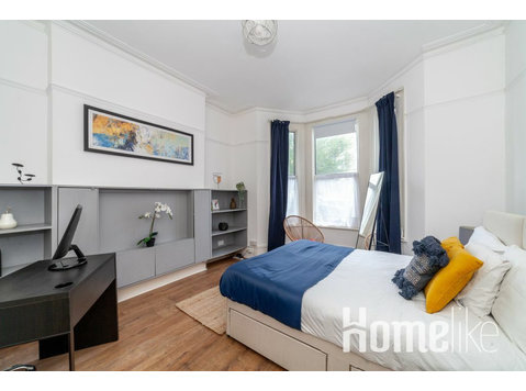 Comfortabel ruim appartement met 2 slaapkamers in de buurt… - Appartementen
