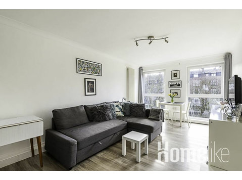 Cosy Angel Flat: Tube Nearby, Stunning Views! - Apartments