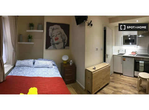Przytulne studio do wynajęcia w Willesden Green w Londynie - Mieszkanie
