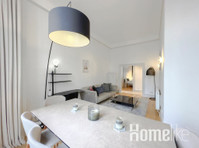 Deluxe 3 Bedroom Apartment In Beautiful Kensington - Apartamente