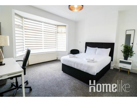 Exquisite Spacious 7-Bedroom Residence in a Prime London… - Apartamentos