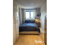 Fulham Riverside 2 bed Flat - Appartamenti