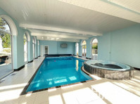 Villa luxueuse de 6 chambres avec piscine - Appartements