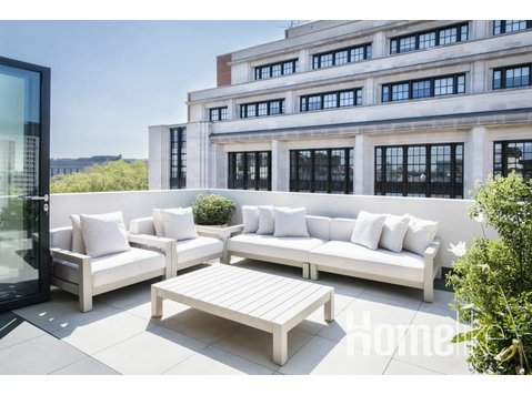 Luxurious terrace penthouse in Kensington - アパート