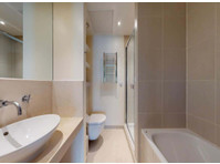 Master Room & Ensuite Bath - Canary Wharf | South Quay - アパート