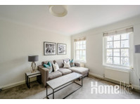 Modern 2 Bed Flat in the heart of Chelsea - Asunnot