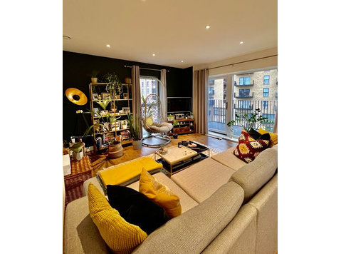 Moy Lane, London - Apartments