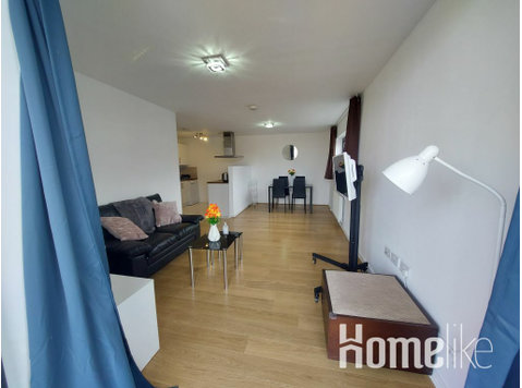 Serene Spacious Comfy 3-bedroom apartment in Canary… - Apartman Daireleri