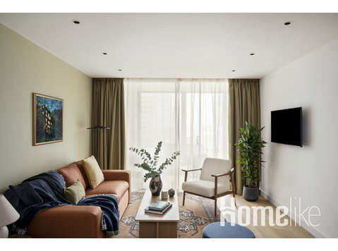 Geräumiges Apartment mit einem Schlafzimmer in Canary Wharf - Wohnungen
