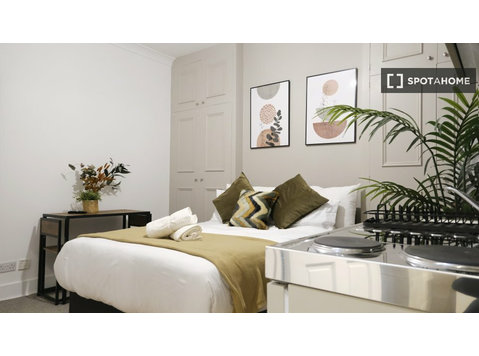 Studio apartment for rent in Brent, London - Apartments