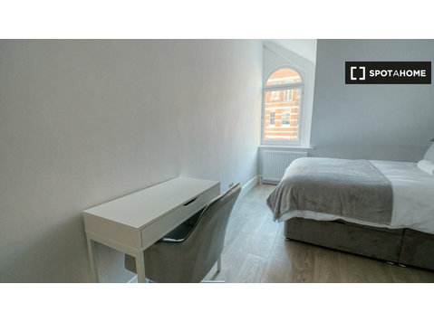 Studio apartment for rent in Earl'S Court, London - Apartments