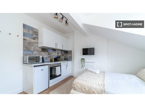 Studio apartment for rent in Finsbury Park, London - Apartments