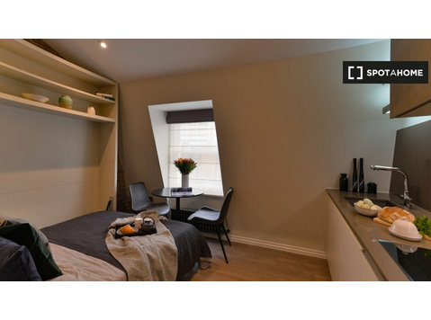 Studio apartment for rent in Marylebone, London - Căn hộ