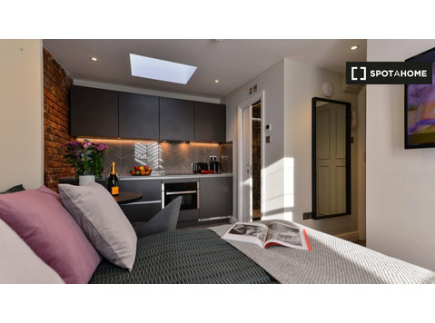 Studio apartment for rent in Notting Hill, London - 	
Lägenheter