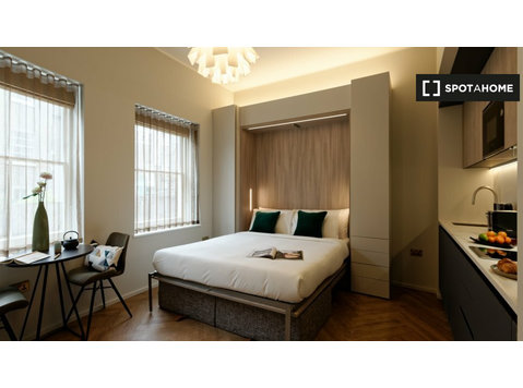 Studio apartment for rent in South Kensington, London - شقق