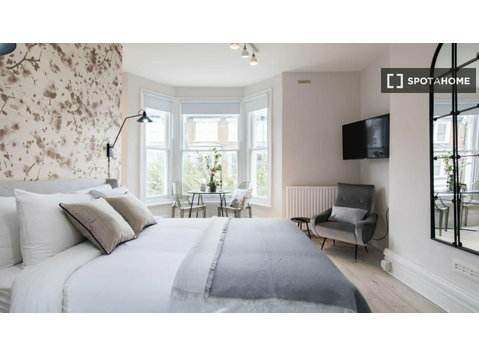 Brook Green, Londra'da kiralık stüdyo - Apartman Daireleri