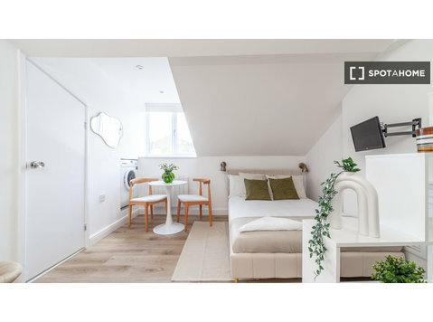 Studio à louer à Brownswood, Londres - Appartements