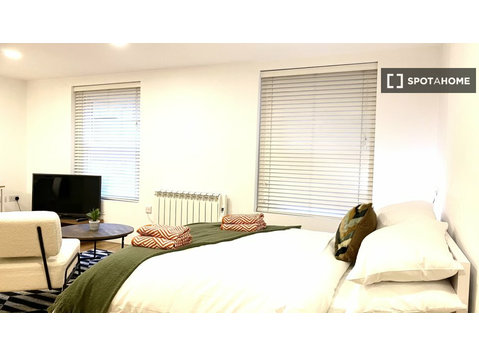 Studio for rent in Castle Baynard, London - Apartments
