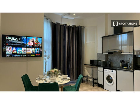 Studio do wynajęcia w Ealing Broadway, Londyn - Mieszkanie