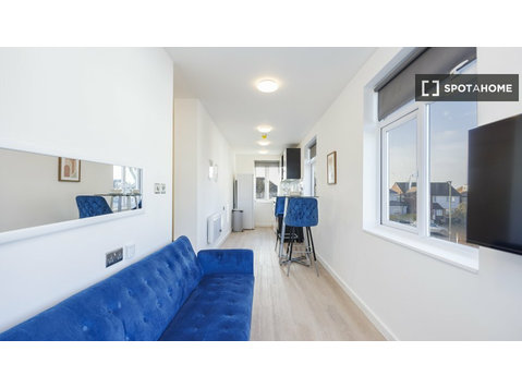 Studio for rent in London - Apartments