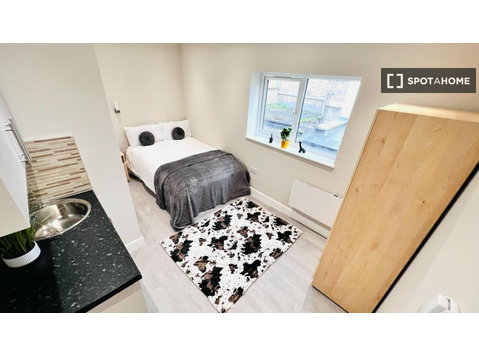 Studio for rent in London, bills included - Apartments