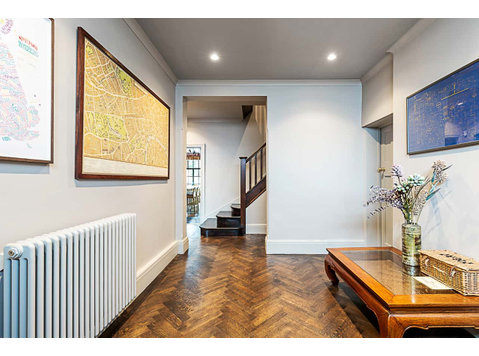 Stunning 5 Bed House in Willesden Green! - Apartments