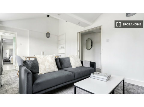 Apartamento de tres habitaciones en alquiler en Londres - Pisos