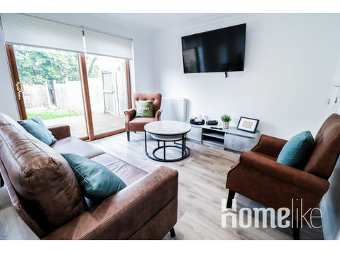 Tranquil 3BR Retreat for Families in Bexleyheath - Apartments