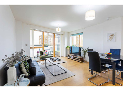 Trendy  Queen's Park Apartment with Views across London - Leiligheter