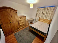 Vigilant Close, London