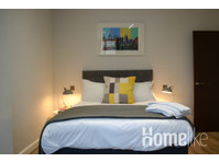 1 cama moderna y elegante en el corazón de Milton Keynes - Pisos