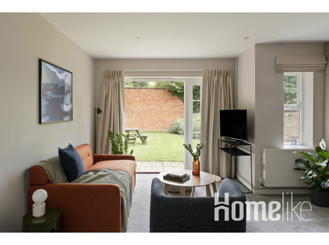 Stylish superior two-bedroom apartment close to the centre… - Asunnot