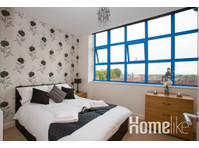 Centrally Located, Luxury Two Bedroom Apartment with… - Byty