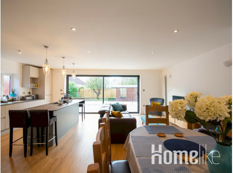 Sea Breeze' Dorset Dream Holiday Home - Апартмани/Станови