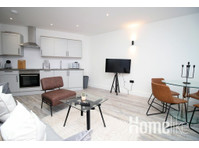 Spacious 2 Bedroom Apartment - Byty
