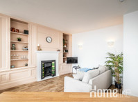 Stylish and bright City Centre apartment - Apartman Daireleri