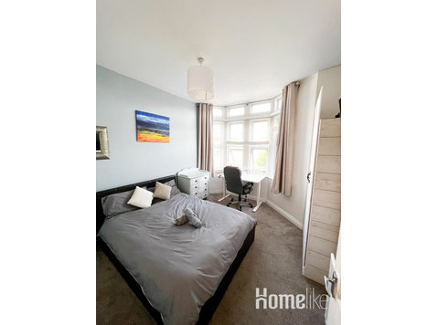 2 Bedroom Fully Serviced Apartment - Bristol - Dzīvokļi