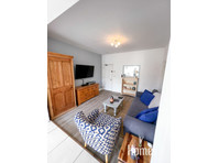 2 Bedroom Fully Serviced Apartment - Bristol - குடியிருப்புகள்  