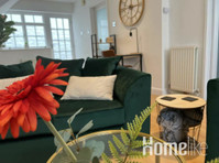 4 bedroom apartment in the heart of Clifton Village - 	
Lägenheter