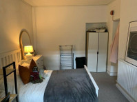 Impressive One Bedroom Flat In Bristol - Apartments