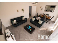 Welkom in onze charmante maisonnette met 3 slaapkamers in… - Appartementen