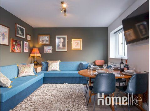 Stylish & Elegant 2Bed Apartment in the City - Apartments