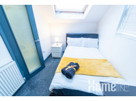 Brand new studio 10 mins from QE with big kitchen! - Byty