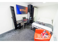 Compact Studio right by UOB and QE! - Apartmány
