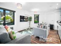 Luxury 2 Bed Apartment - Smart TV - WIFI - Apartamente