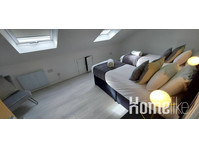 Luxury 2 Bedroom Apartment - WiFi - Smart TV - اپارٹمنٹ