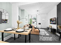 Luxury 3 Bed House - Garden - Parking - Harborne - Apartments