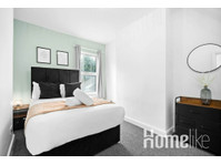 Luxury 3 Bed House - Garden - Parking - Harborne - דירות